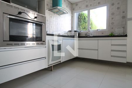 Casa à venda com 340m², 4 quartos e 4 vagasCozinha - Armários