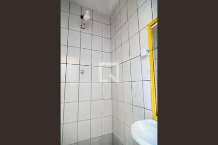 Banheiro de casa para alugar com 1 quarto, 75m² em Vila Guarani (z Sul), São Paulo