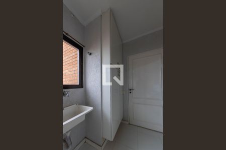 Apartamento para alugar com 280m², 3 quartos e 4 vagas Apartamento para alugar com 280m², 3 quartos e 4 vagasÁrea de serviço