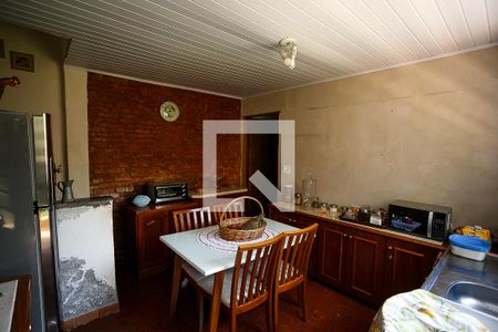 Casa à venda com 250m², 2 quartos e 2 vagas Casa à venda com 250m², 2 quartos e 2 vagasCozinha