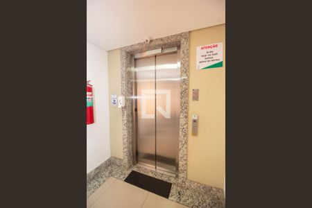 Apartamento à venda com 45m², 2 quartos e 1 vagaElevadores