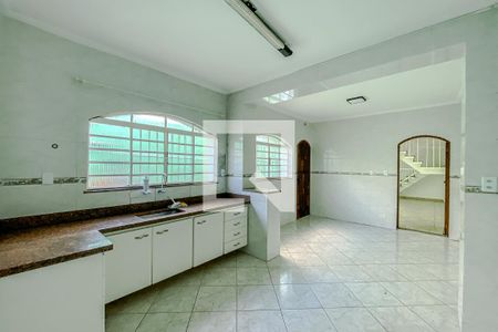 Casa à venda com 220m², 3 quartos e 2 vagas Casa à venda com 220m², 3 quartos e 2 vagasCozinha