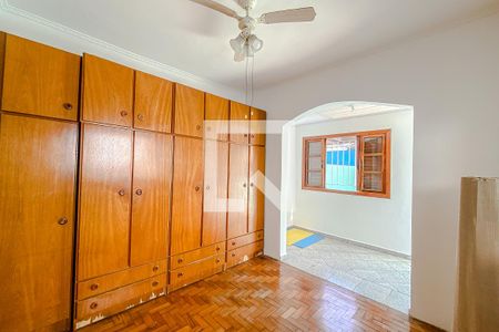Casa à venda com 220m², 3 quartos e 2 vagas Casa à venda com 220m², 3 quartos e 2 vagasQuarto 2