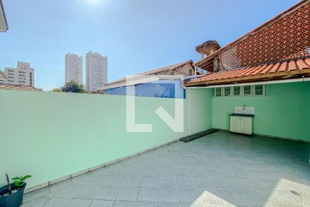Casa à venda com 220m², 3 quartos e 2 vagas Casa à venda com 220m², 3 quartos e 2 vagasvaranda