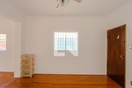 Casa à venda com 220m², 3 quartos e 2 vagas Casa à venda com 220m², 3 quartos e 2 vagasQuarto 2