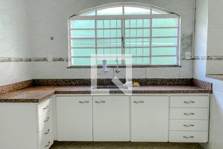 Casa à venda com 220m², 3 quartos e 2 vagas Casa à venda com 220m², 3 quartos e 2 vagasCozinha