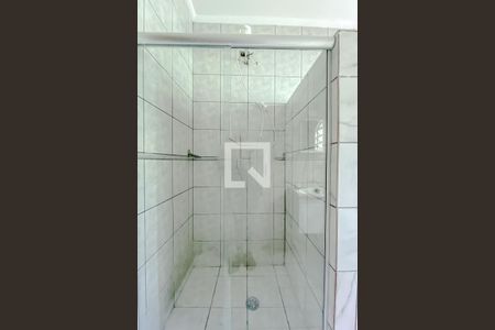 Casa à venda com 220m², 3 quartos e 2 vagas Casa à venda com 220m², 3 quartos e 2 vagasBanheiro de Serviço