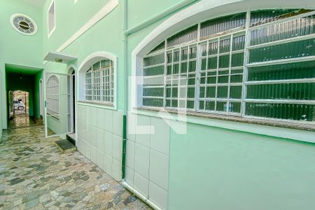 Casa à venda com 220m², 3 quartos e 2 vagas Casa à venda com 220m², 3 quartos e 2 vagasÁrea Externa