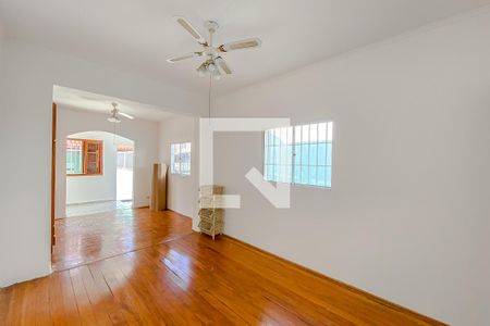 Casa à venda com 220m², 3 quartos e 2 vagas Casa à venda com 220m², 3 quartos e 2 vagasQuarto 2