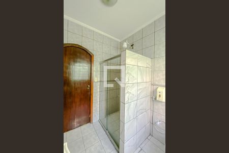 Casa à venda com 220m², 3 quartos e 2 vagas Casa à venda com 220m², 3 quartos e 2 vagasBanheiro de Serviço