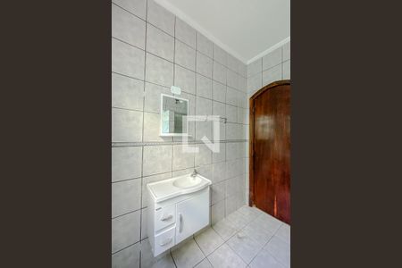 Casa à venda com 220m², 3 quartos e 2 vagas Casa à venda com 220m², 3 quartos e 2 vagasBanheiro de Serviço