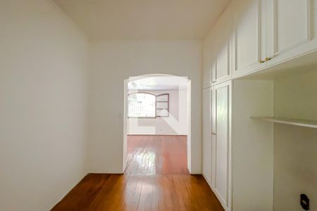 Casa à venda com 220m², 3 quartos e 2 vagas Casa à venda com 220m², 3 quartos e 2 vagasQuarto 2