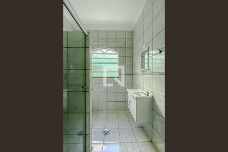 Casa à venda com 220m², 3 quartos e 2 vagas Casa à venda com 220m², 3 quartos e 2 vagasBanheiro de Serviço