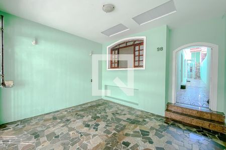 Casa à venda com 220m², 3 quartos e 2 vagas Casa à venda com 220m², 3 quartos e 2 vagasGaragem