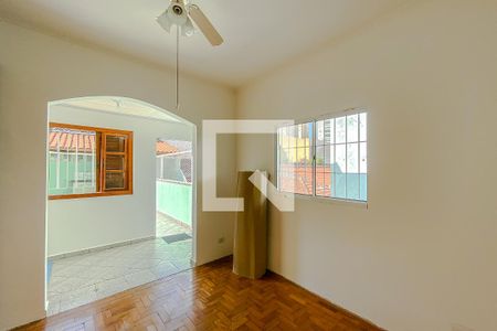 Casa à venda com 220m², 3 quartos e 2 vagas Casa à venda com 220m², 3 quartos e 2 vagasQuarto 2