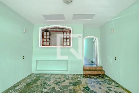 Casa à venda com 220m², 3 quartos e 2 vagas Casa à venda com 220m², 3 quartos e 2 vagasGaragem