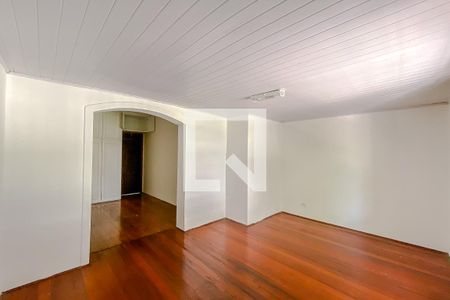 Casa à venda com 220m², 3 quartos e 2 vagas Casa à venda com 220m², 3 quartos e 2 vagasQuarto 2