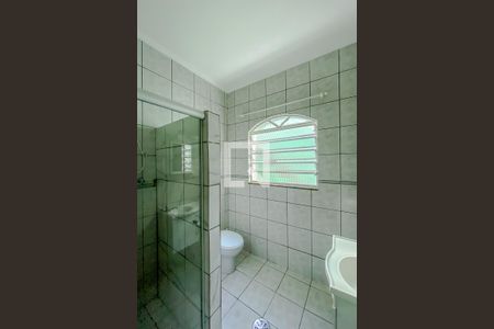 Casa à venda com 220m², 3 quartos e 2 vagas Casa à venda com 220m², 3 quartos e 2 vagasBanheiro de Serviço