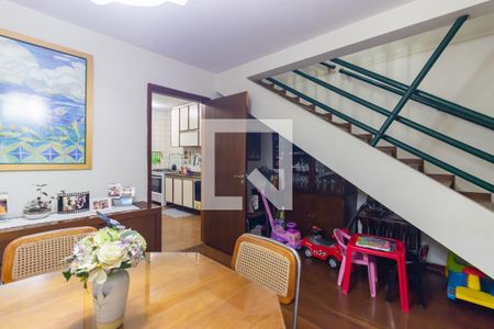 Casa à venda com 160m², 3 quartos e 2 vagas Casa à venda com 160m², 3 quartos e 2 vagasSala de Jantar
