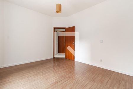 Quarto 1 de casa para alugar com 2 quartos, 130m² em Nazare, Belo Horizonte