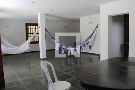 Casa à venda com 356m², 4 quartos e 4 vagasSalão