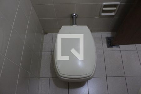 Casa à venda com 356m², 4 quartos e 4 vagasBanheiro Social