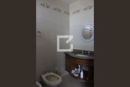 Casa à venda com 356m², 4 quartos e 4 vagasBanheiro da Suíte 1