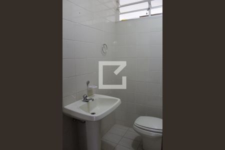 Casa à venda com 356m², 4 quartos e 4 vagasBanheiro Social