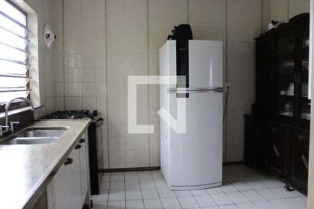 Casa à venda com 356m², 4 quartos e 4 vagasCozinha