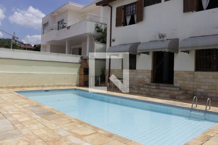 Casa à venda com 356m², 4 quartos e 4 vagasÁrea comum - Piscina