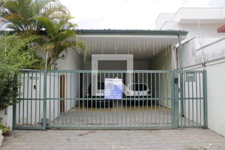 Casa à venda com 356m², 4 quartos e 4 vagasFachada