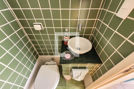 Casa à venda com 250m², 3 quartos e 2 vagas Casa à venda com 250m², 3 quartos e 2 vagasBanheiro de serviço