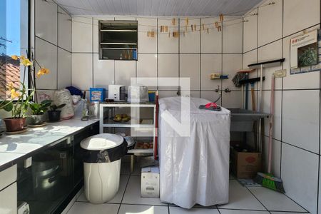 Casa à venda com 102m², 3 quartos e 2 vagas Casa à venda com 102m², 3 quartos e 2 vagasCozinha