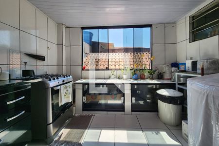 Casa à venda com 102m², 3 quartos e 2 vagas Casa à venda com 102m², 3 quartos e 2 vagasCozinha
