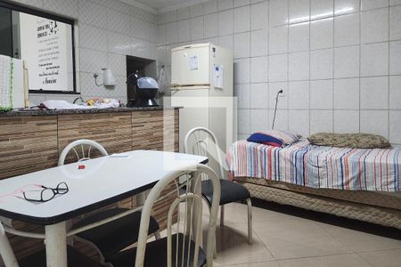 Casa à venda com 102m², 3 quartos e 2 vagas Casa à venda com 102m², 3 quartos e 2 vagasCozinha / Quarto