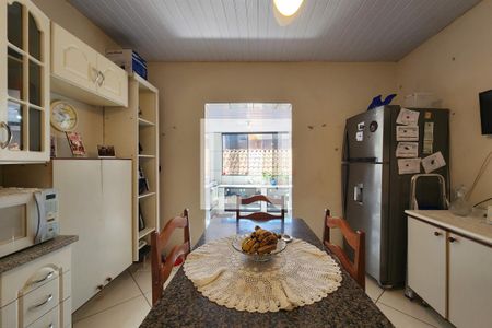 Casa à venda com 102m², 3 quartos e 2 vagas Casa à venda com 102m², 3 quartos e 2 vagasCozinha