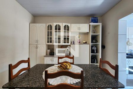 Casa à venda com 102m², 3 quartos e 2 vagas Casa à venda com 102m², 3 quartos e 2 vagasCozinha