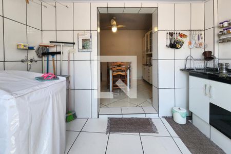 Casa à venda com 102m², 3 quartos e 2 vagas Casa à venda com 102m², 3 quartos e 2 vagasCozinha