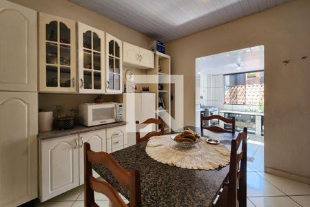 Casa à venda com 102m², 3 quartos e 2 vagas Casa à venda com 102m², 3 quartos e 2 vagasCozinha