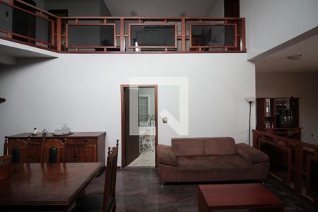 Casa à venda com 240m², 5 quartos e 8 vagasCopa