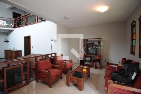 Sala de Estar de casa à venda com 5 quartos, 240m² em Santa Amélia, Belo Horizonte