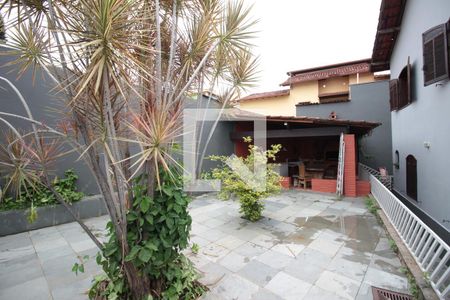 Casa à venda com 240m², 5 quartos e 8 vagasQuintal