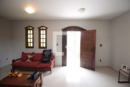 Sala de Estar de casa à venda com 5 quartos, 240m² em Santa Amélia, Belo Horizonte