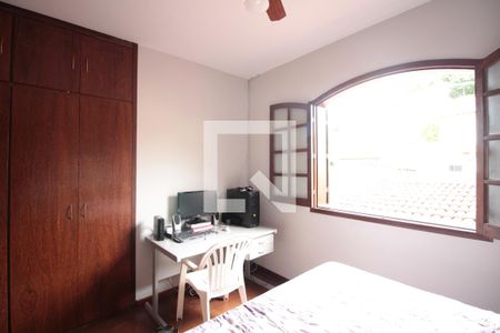 Casa à venda com 240m², 5 quartos e 8 vagasQuarto 1