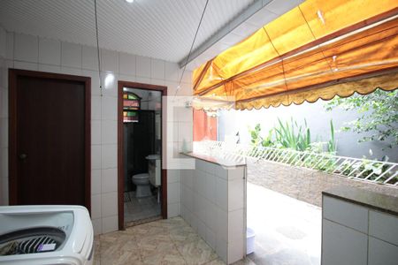 Casa à venda com 240m², 5 quartos e 8 vagasÁrea de Serviço