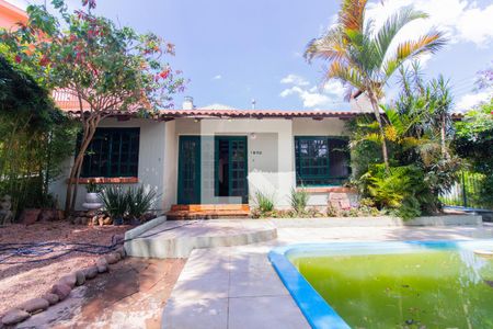 Casa à venda com 250m², 3 quartos e 2 vagasFachada