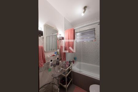Casa à venda com 175m², 3 quartos e 3 vagas Casa à venda com 175m², 3 quartos e 3 vagasBanheiro Social