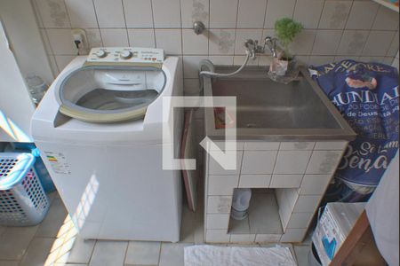 Casa à venda com 260m², 6 quartos e 3 vagas Casa à venda com 260m², 6 quartos e 3 vagasÁrea de Serviço