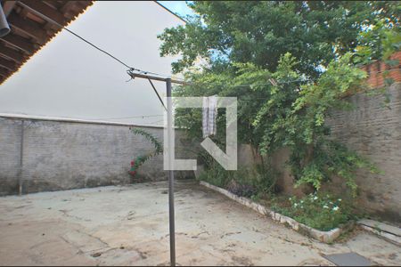 Casa à venda com 260m², 6 quartos e 3 vagas Casa à venda com 260m², 6 quartos e 3 vagasQuintal