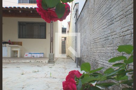 Casa à venda com 260m², 6 quartos e 3 vagas Casa à venda com 260m², 6 quartos e 3 vagasQuintal